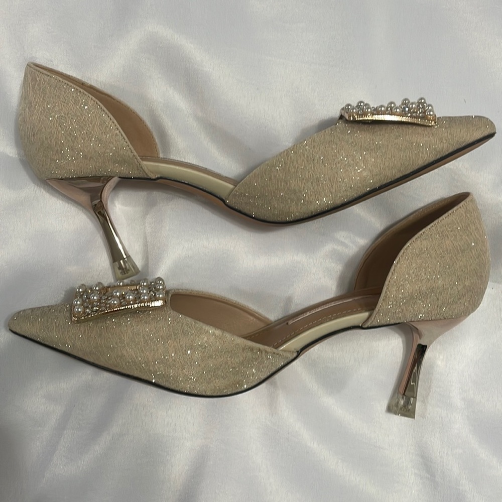 Gold Pumps